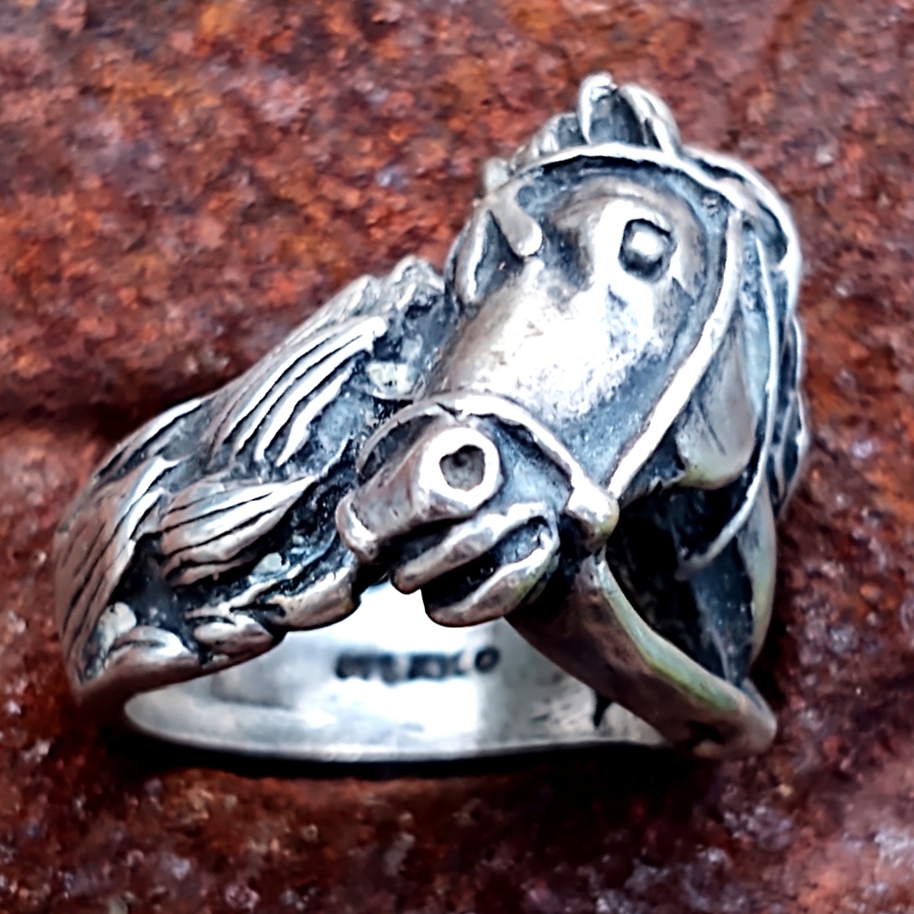Gigantic Vintage Sterling Silver Mexico Horse Ring - Picture 6 of 8